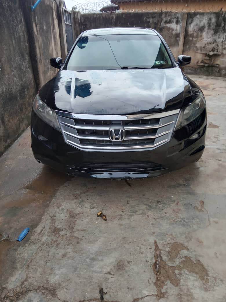 A picture of Honda Crosstour 011