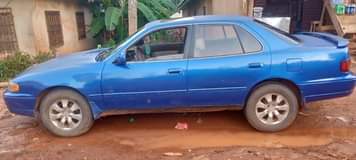 A picture of Toyota Camry 1998