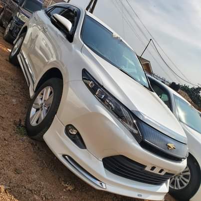 A picture of HARRIER 2015 88M