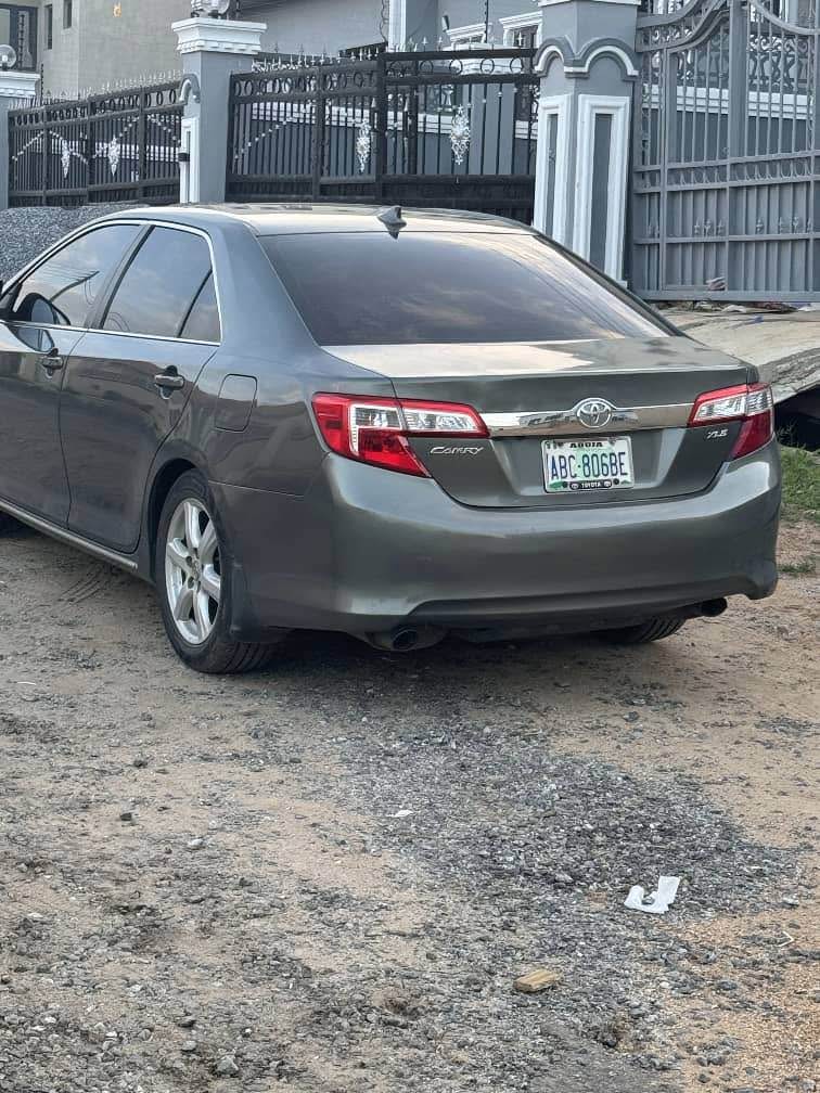 A picture of 013 Toyota Camry XLE