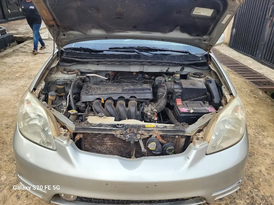 A picture of SUPER CLEAN TOYOTA MATRIX XR 04 UNTOUCHED ENGINE AND GEAR