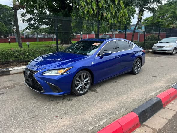 A picture of 2020 Lexus es350 fsport