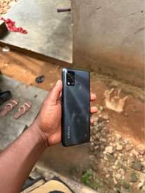 A picture of infinix 10s
