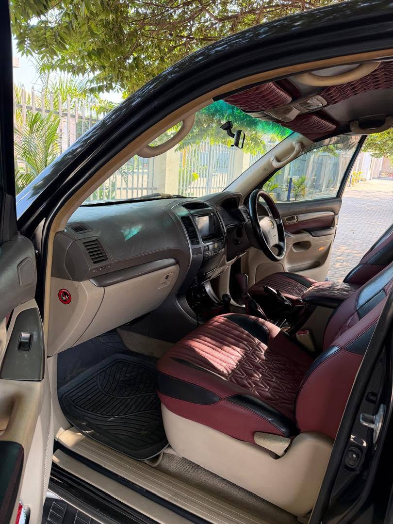 A picture of TOYOTA LANDCRUISER PRADO