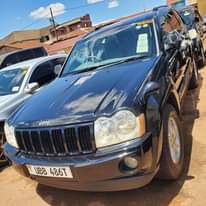 A picture of JEEP CHEROKEE 2010 32M