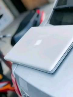 A picture of Mac book pro 15inch core i7 0708997000