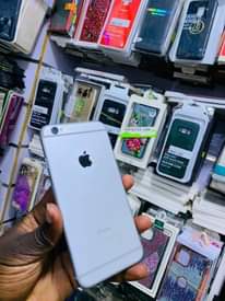 A picture of iPhone 6 black