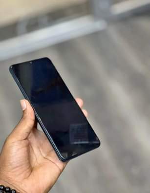 A picture of Samsung A04s 64gb ram 4gb bei 185 000tshs nipo dar