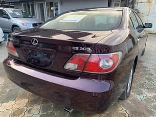 A picture of Lexus rx 330