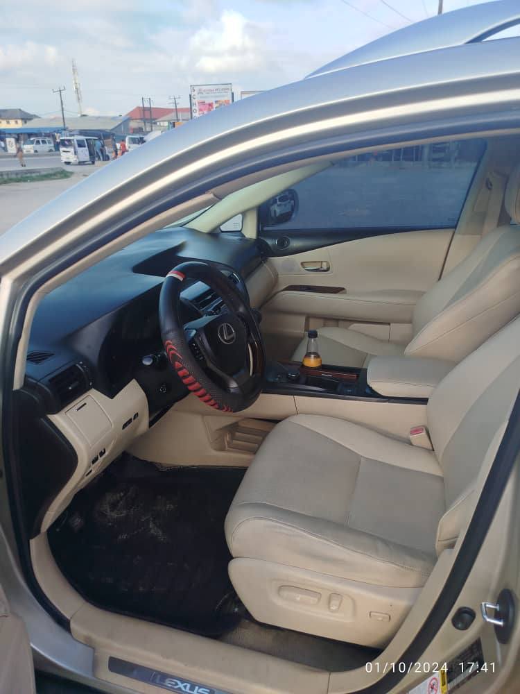 A picture of Used toks standard 015 on belt Rx350 Lexus fullest option