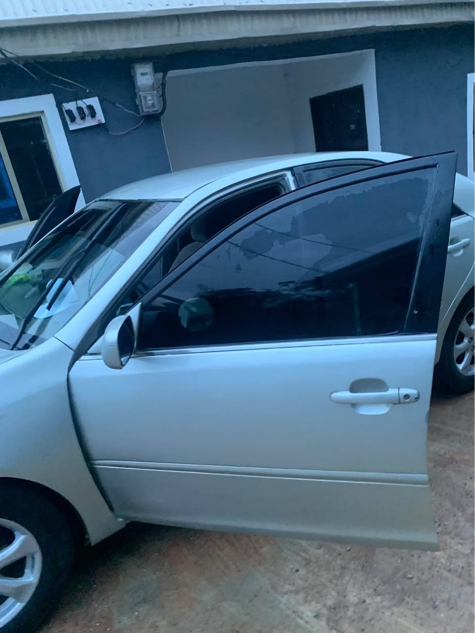 A picture of 03 Toyota Camry Big for nothing