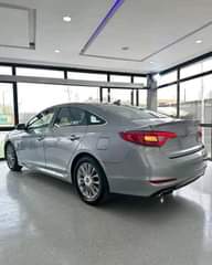 A picture of FOREIGN USED 2015 HYUNDAI SONATA LIMITED Accident Free Thumbstart Navigation