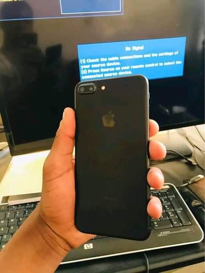 A picture of 7 PLUS IPHONE