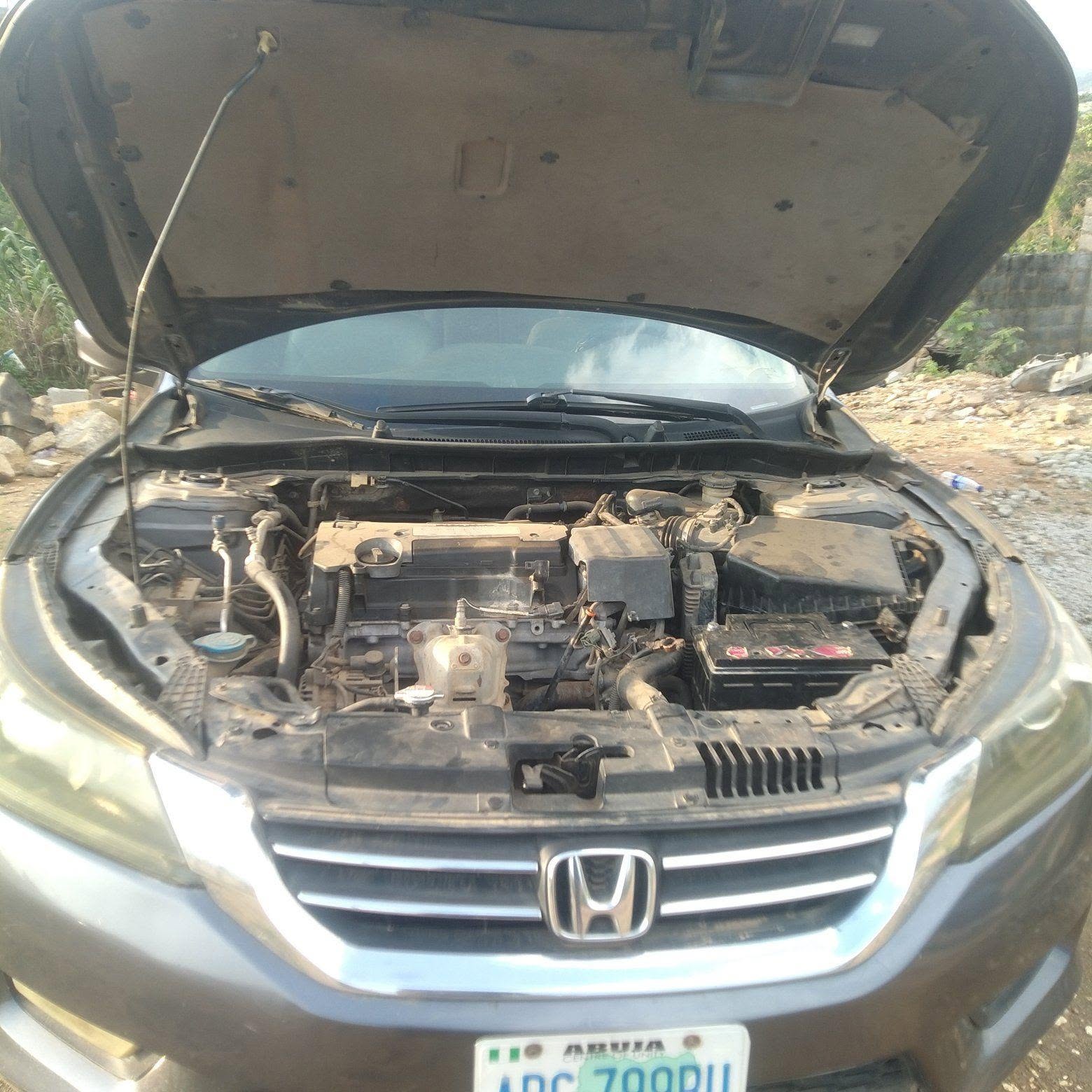 A picture of Distress O15 Honda Accord with untempered engine and gear going