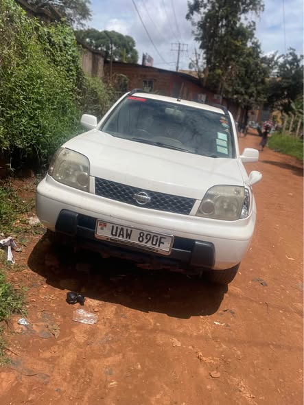 A picture of Xtrail nissan