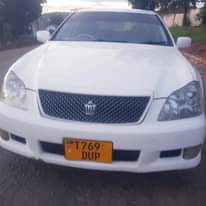 A picture of Toyota crown