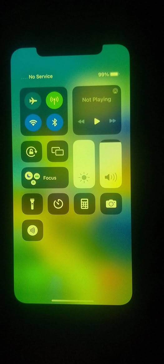 A picture of iPhone x 256gb face I d 100 everything is working