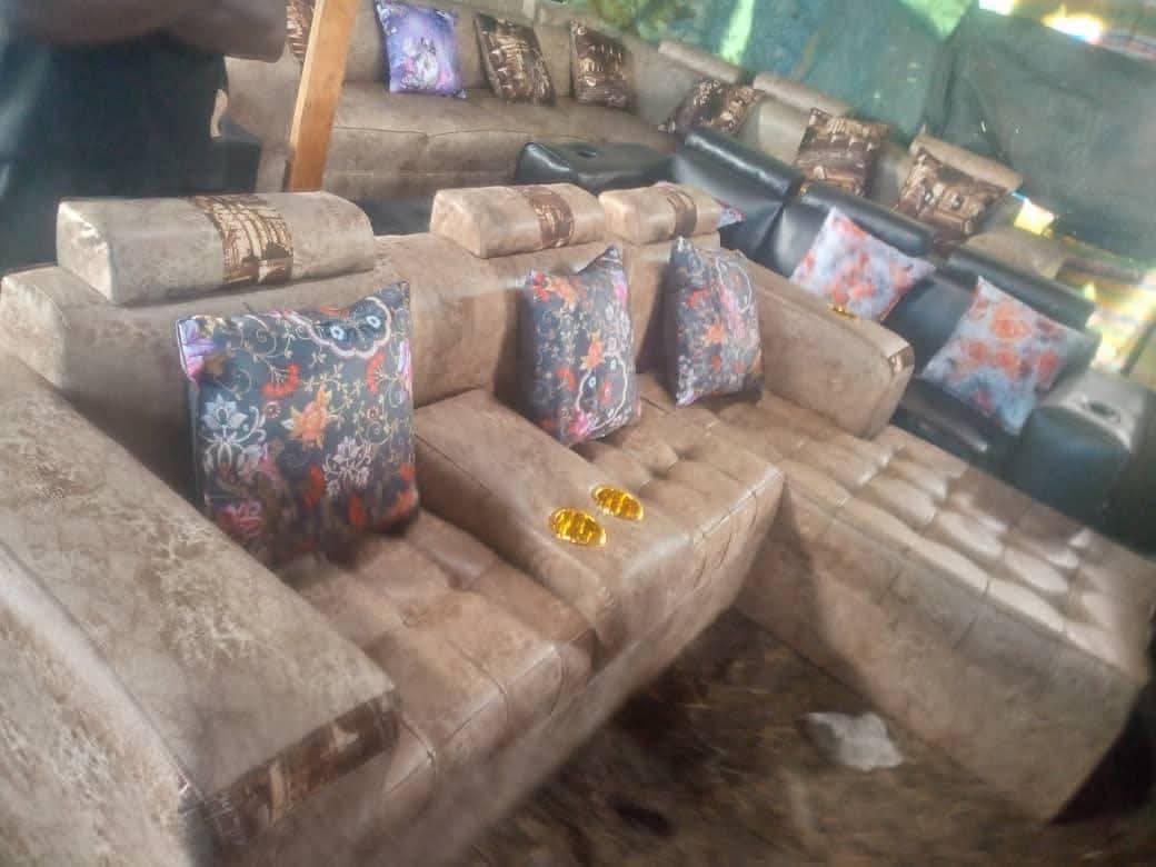 classifieds/furniture sofas