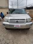 A picture of TOYOTA HIGHLANDER 2004