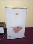 A picture of Mr UK fridge single door inagandisha sana na kupoza vzr