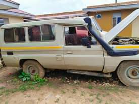 A picture of Toyota Landcruza hardtop old Injin 1hz diesel Gia manyu Unawasha