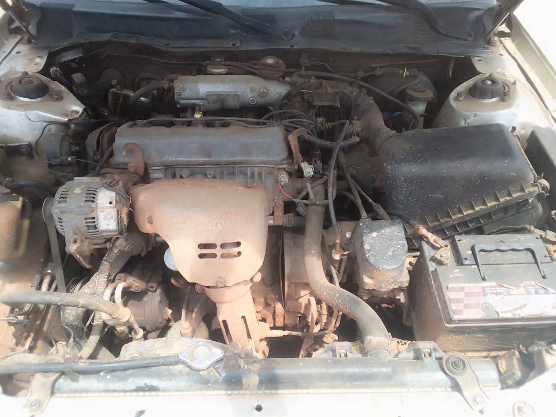 A picture of TOYOTA CAMRY 1999 GOLD