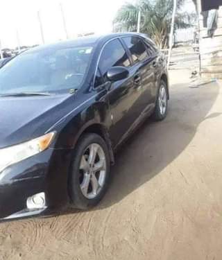 A picture of Toyota venza 2010 black
