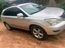 A picture of Lexus RX330 First Body Untampered engine Ac chilling with good