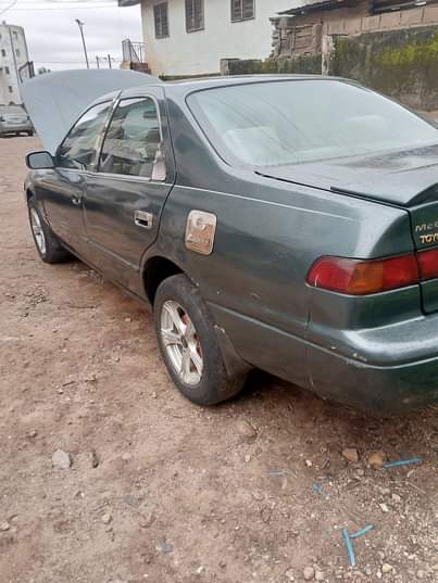 A picture of 1999 Toyota Camry Standard Interior Exterior Good Engine Gear AC