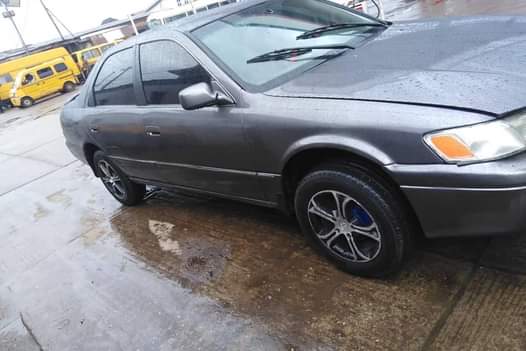 A picture of Toyota Camry 2000 Tiny light with perfect engine