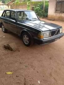 A picture of Volvo 240