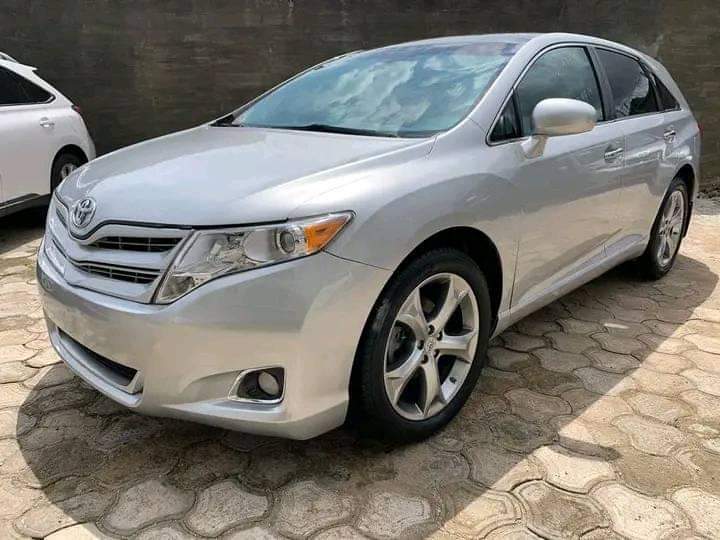 A picture of Toyota venza 2010 model