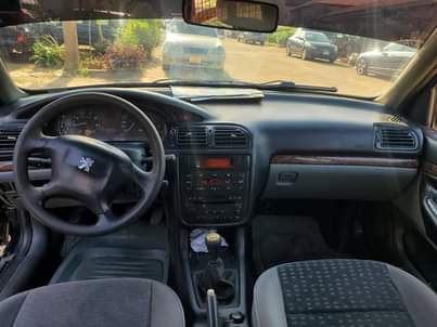A picture of Distress 2002 peugeot 406 E10 engine