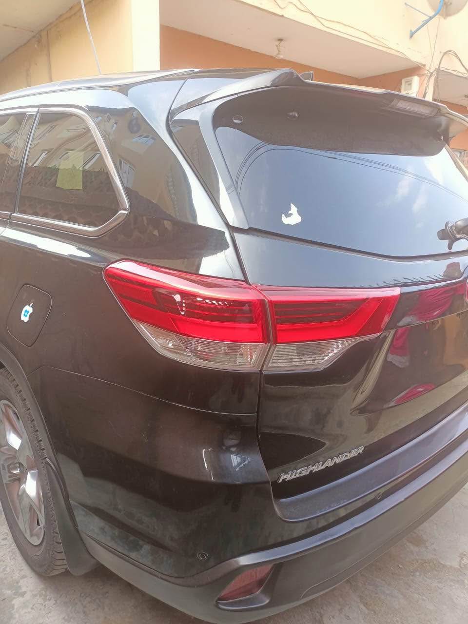 A picture of 2015 Highlander Limited toks