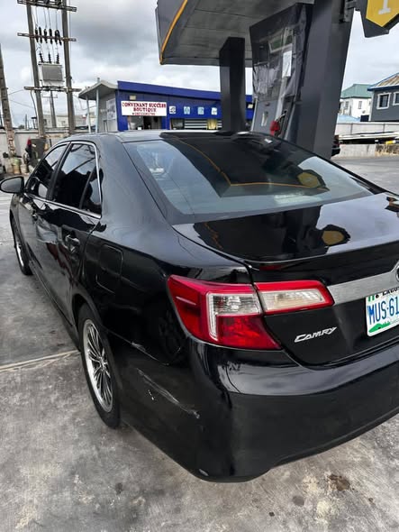 A picture of Toyota Camry 014 engine Gear Ac working perfect Everything is