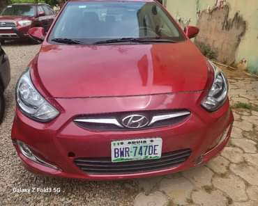 A picture of SUPER SHARP AND FAULTLESS 2013 HYUNDAI ACCENT EVERYTHING IS INTACT