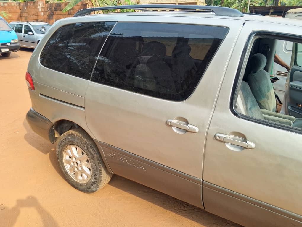 A picture of Super clean toyota sienna
