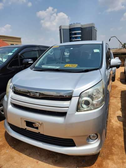 A picture of TOYOTA NOAH 2012 Black interior VVTI Petrol Engine 7 seater