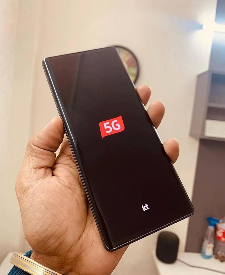 A picture of LG WING 5G NETWORK