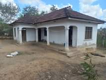A picture of SHAMBA SQMT 5200 LINAUZWA KILUVYA GOGONI