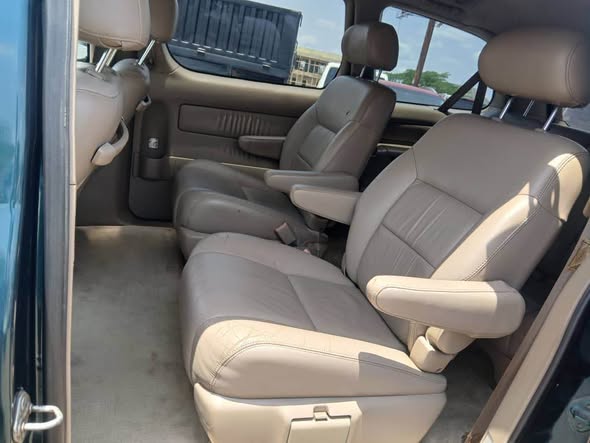 A picture of Toyota Sienna 1991 model for sell