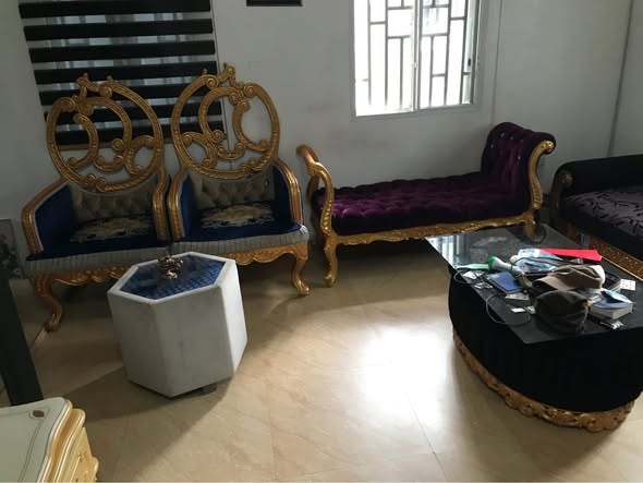 A picture of Complete set of royal furniture