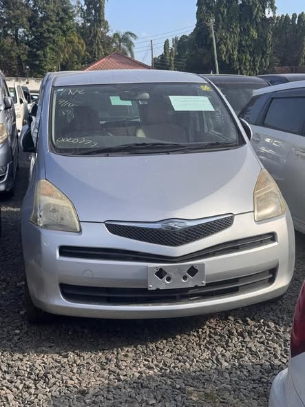 A picture of 2006 Toyota Ractis