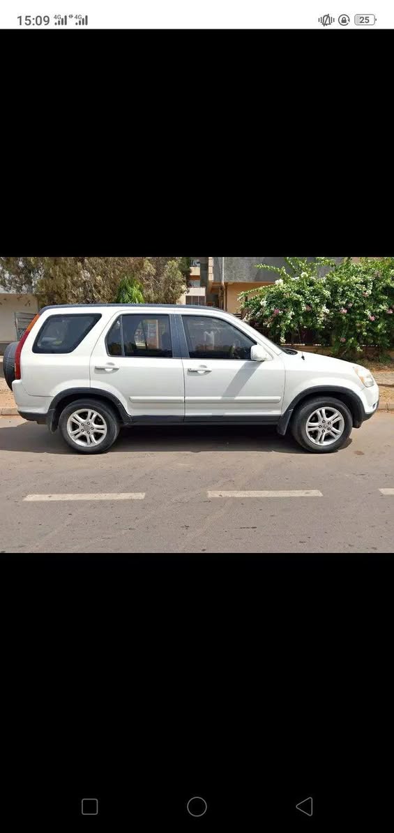A picture of Belgium standard Honda CR V 3 2m