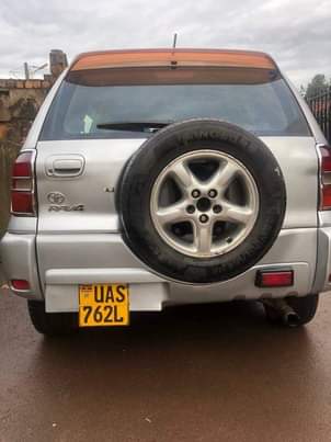 A picture of 2004 Rav 4 L