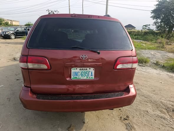 A picture of Morning deal Fastest finger Toyota Sienna 202 model engine and