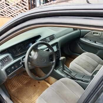 A picture of Toyota Camry aka drop light