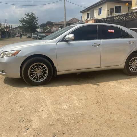 A picture of TOYOTA CAMRY