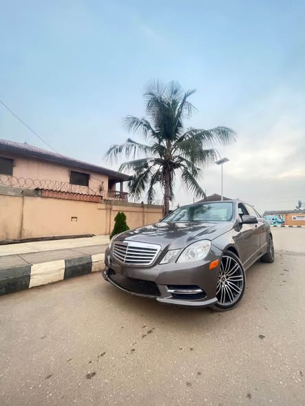 A picture of Registered E350 Benz 2011 08125647248