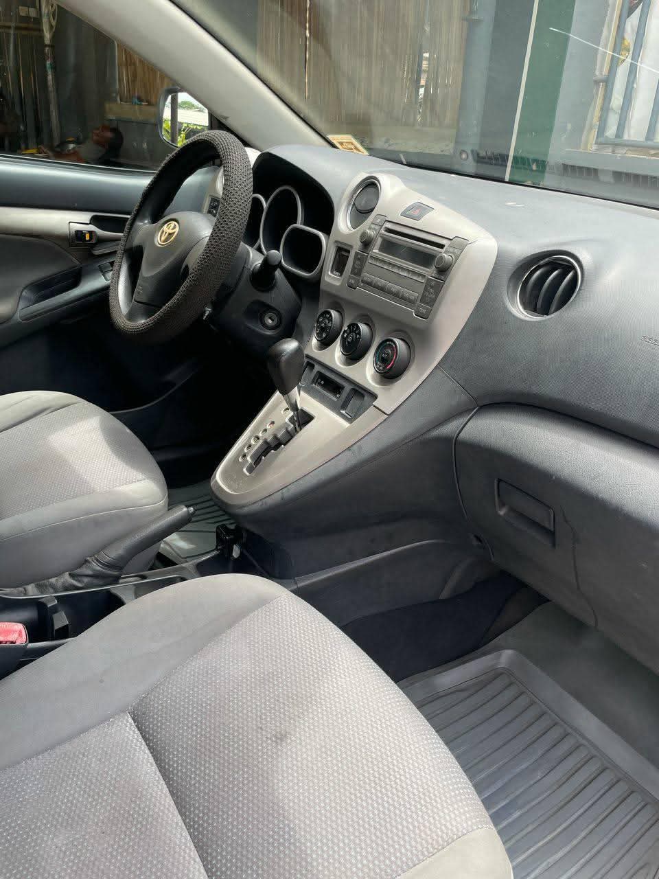 A picture of 2008 Toyota matrix